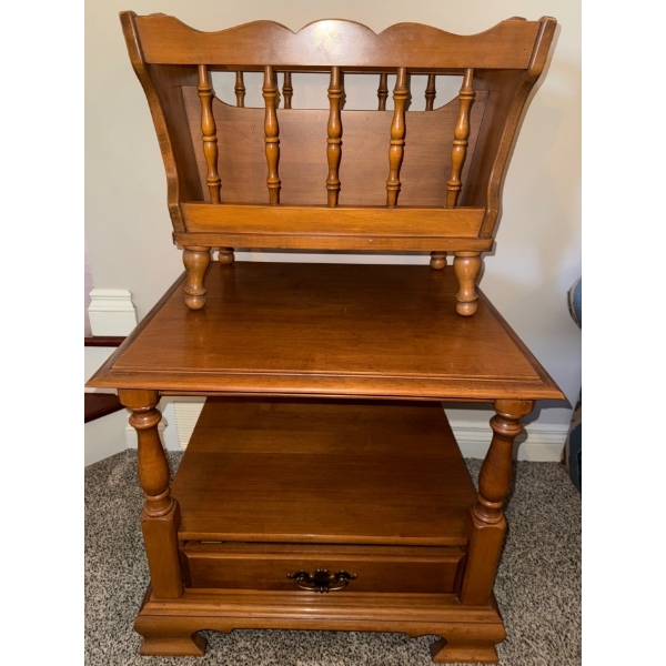 Ethan Allen Heirloom Maple End/Side Lamp Two Tiered Table w/Magazine Rack