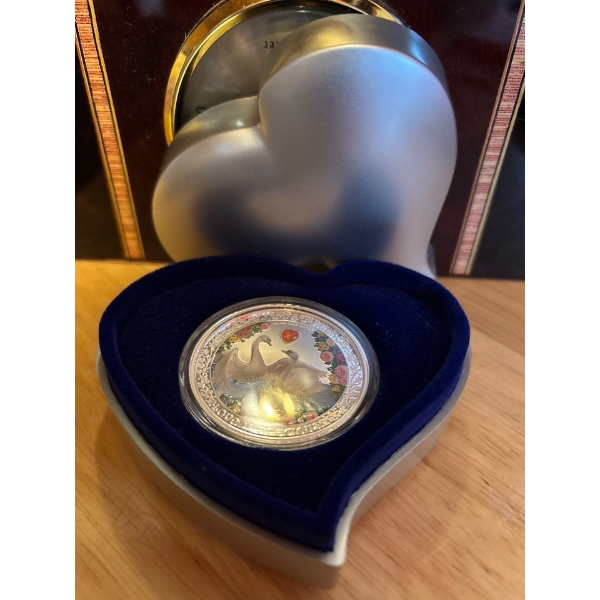 LOVE IS PRECIOUS SWAN 2023 1 OZ FINE SILVER COIN