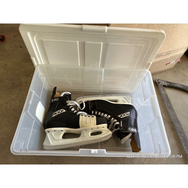 Micron Mega Hockey Skates 9-90 Size 12 