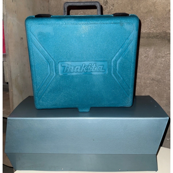 Farmland Mailbox & Makita Tool w/Batteries & Charger