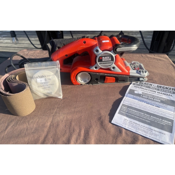 Black & Decker Belt Sander w/ Appropriate Sand Paper Reels 