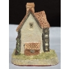 Image 6 : Hand Carved 'Shirehall' By David Winter
