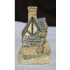 Image 4 : Hand Carving 'Hogs Head Beer House' By David Winter 