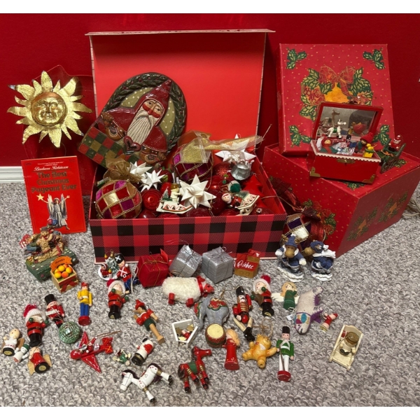 Seasonal Assortment - Heartwood Creek Miniature Holiday Favorites & more