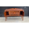 Image 2 : Vintage Solid Wood Federal Style Medium Sideboard