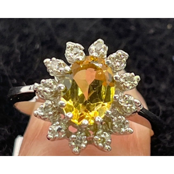 10K Gold, Citrine and Diamond Cluster Ring (total weight 3g)