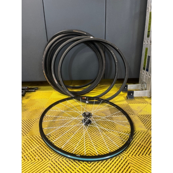 Selection Of Bike Tiers With 1 TLRRim Tubeless Ready 