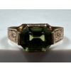 Image 1 : 10K Gold Ring With Green Gem