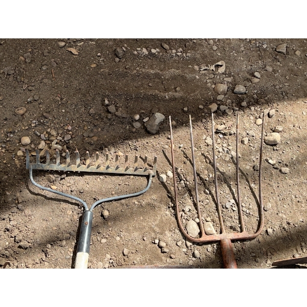 9 Mixed Garden Tools With Wood Handles