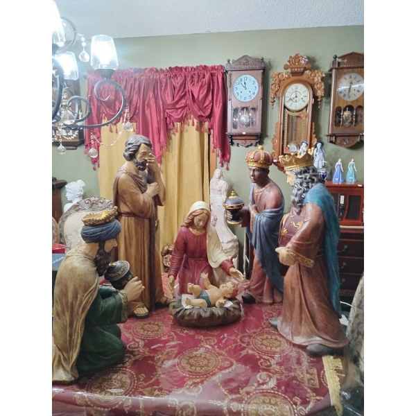 Vintage Hand Painted Indoor Nativity Collection 41T 7 Pieces