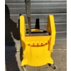 Image 3 : Mop Bucket With Wringer