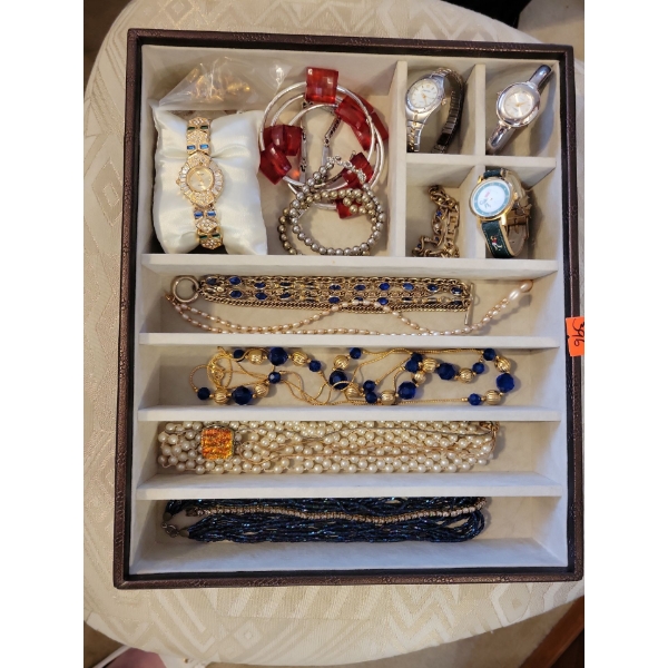 Costume Jewelry 20+ Pieces