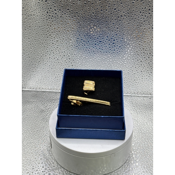 Burberry Mens Cuff Link and Tie Clip Set