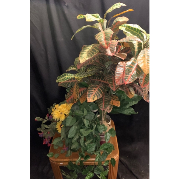 Artificial Garden for Home, Table Not Included 