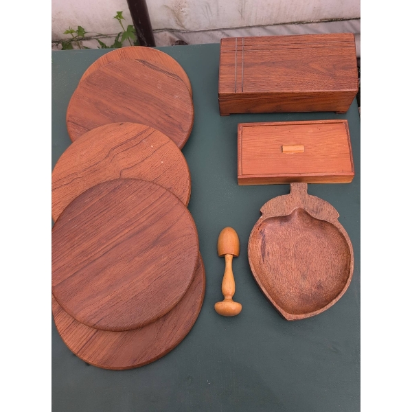 Wooden Lot: Boxes, 5 Serving Trays, Acorn-Shaped Plate
