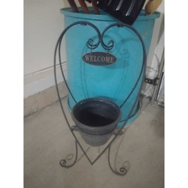 Rain Barrel Snow Shovels Welcome Heart Shaped Hanging Planter w/ Straw Brooms & more