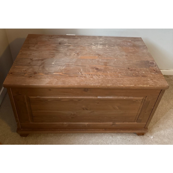 Vintage Trunk 26W Containing Several Handmade Afgans (Crochet Blankets )