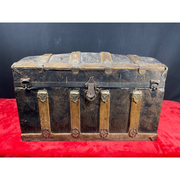 Antique Traveler's Trunk with Bonus Items 