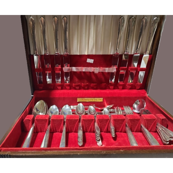 Cutlery Box 16 W, 11 D, 3.5 T & Community Plate Flatware