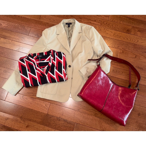 Ladies Taupe Blazer w/ JONES New York Blouse Eddie Bauer Shorts & Genuine Leather Handbag