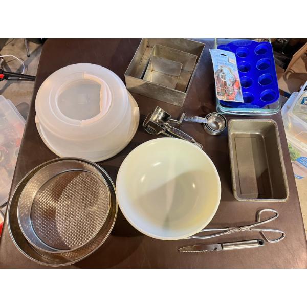 Large yellow ceramic Pyrex bowl, two cheesecake tins cake, carrier square cake molded measuring cup