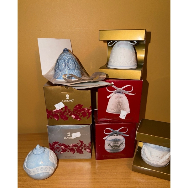 Five Lladro Holiday Ornaments 