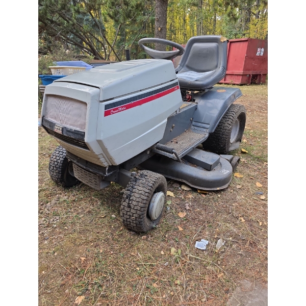 White LT196 Series Riding Lawn Mower Runs & Mows