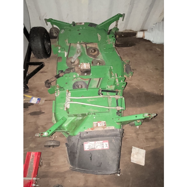 John Deere 62D Mid Mount Mower Deck