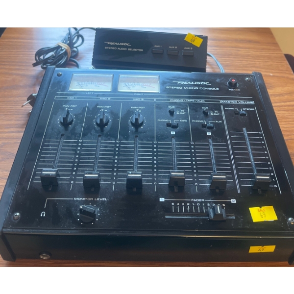 Realistic Stereo Mixing Console Mo.32-1200B
