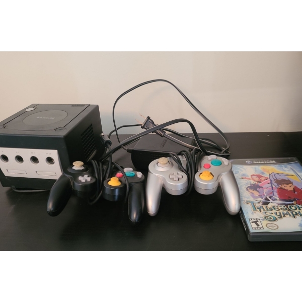 Nintendo Game Cube Bundle w/Tales of Symphonia Game andTwo Controllers