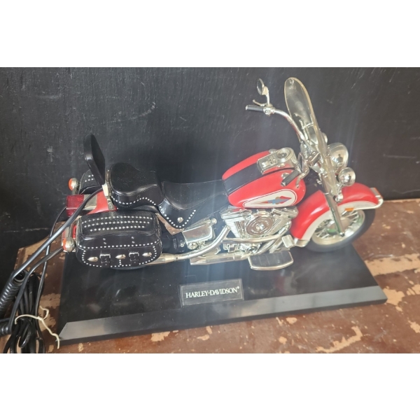Vintage Harley Davidson Motorcycle Telephone 15 W, 6.5 D, 10 T
