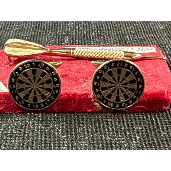 Stratton Dart Cufflinks & Tie Clip Set