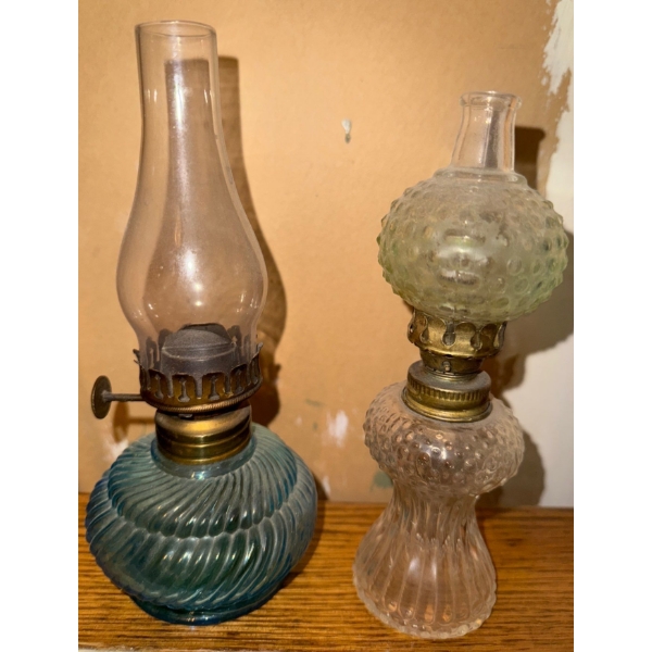 Unique Antique Oil Lamps 22T(2)