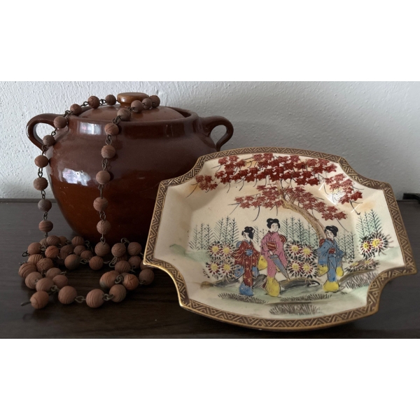 Stoneware Bean Pot w/ Satsuma Ware Decorative Platter