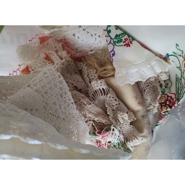 Lace Assorted Doilies 