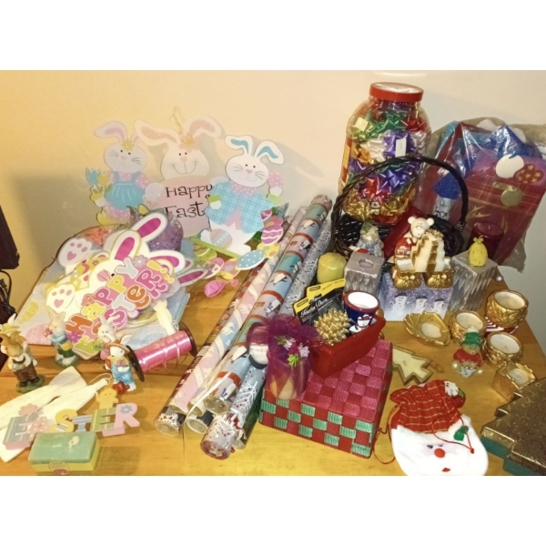 Easter Haul & Christmas Haul  All Decorations For The Festive Folk- Candles, Wrapping Paper, Bows, &