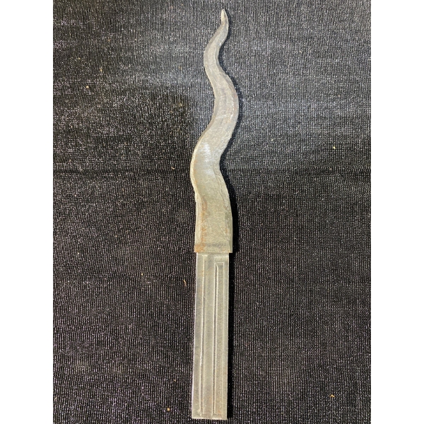Dagger With Curved Tip