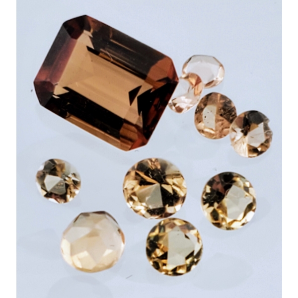 Topaz (5.9 ct, Assorted mm)