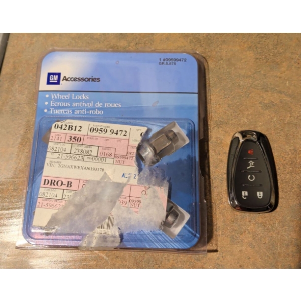 GM Accessories - NEW Wheel Locks w/ Keyless Entry Fob 