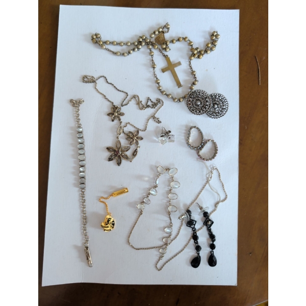 Vintage Costume Jewelry Collection - Unique & Classy 