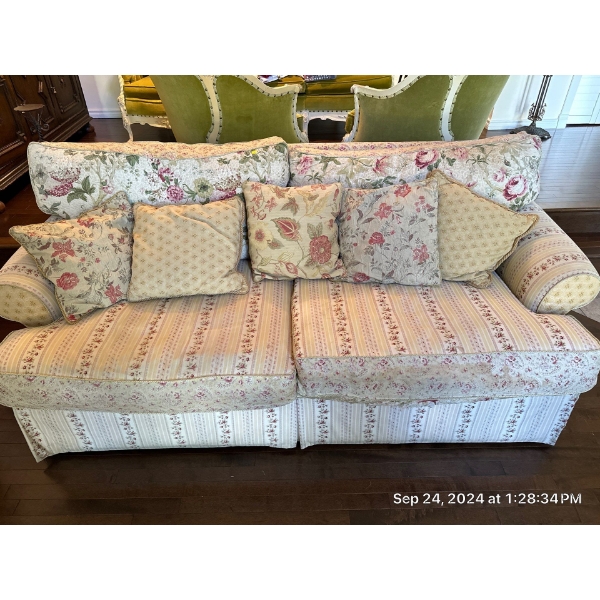 Enormous Over Stuffed Allen White Floral Couch 87Wx45Dx34T