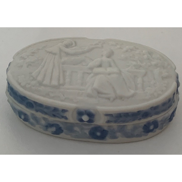 LLADRO Porcelain Small Trinket Box -  3W 