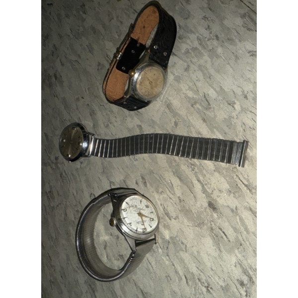 Vintage Mens Watches Windsor Automatic Swiss Bulova Timex 