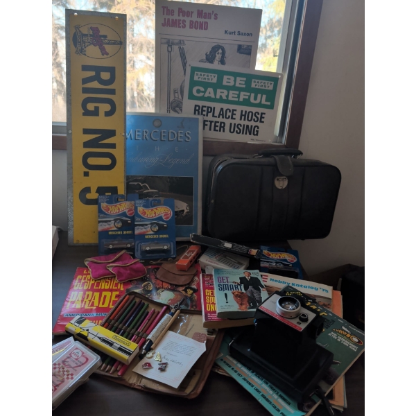 Mercedes Collectibles Poleroid Original Electronic Pocket Translaters New Playing Cards Books & More