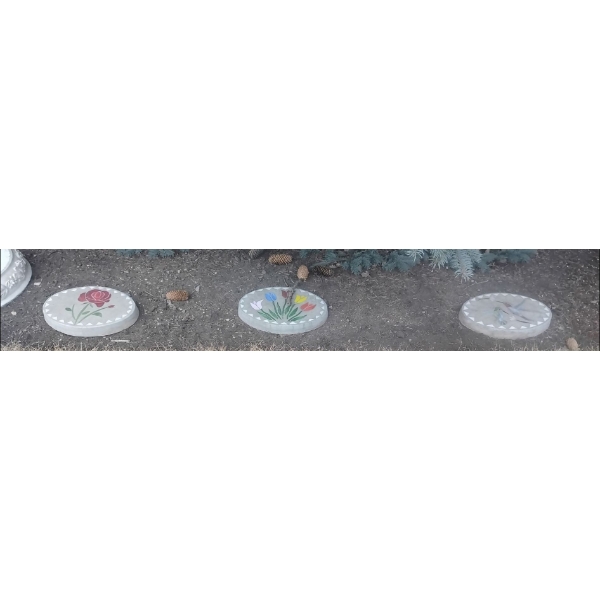 Decorative Outdoor Stepping Stones w/ Concrete Bird Bath & Button Mushroom Garden Charm 15T