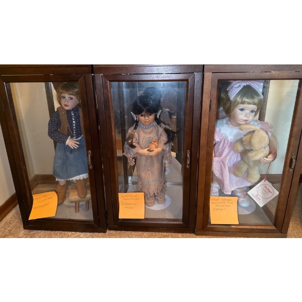 Dolls in Cases 16T - Adam Walsh 'Kaitlyn', Georgetown 'Indigenous Maiden', Hamilton 'Savannah' 