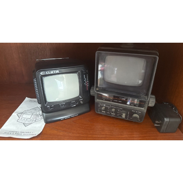 Curtis RT068 Portable Black & White Portable Television w/ Sears Mo.13924