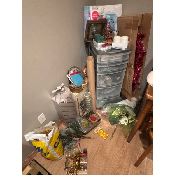 Crafter's Corner - Assorted Craft Supplies w/ Drawered Organizer - Holiday Edition !!!!