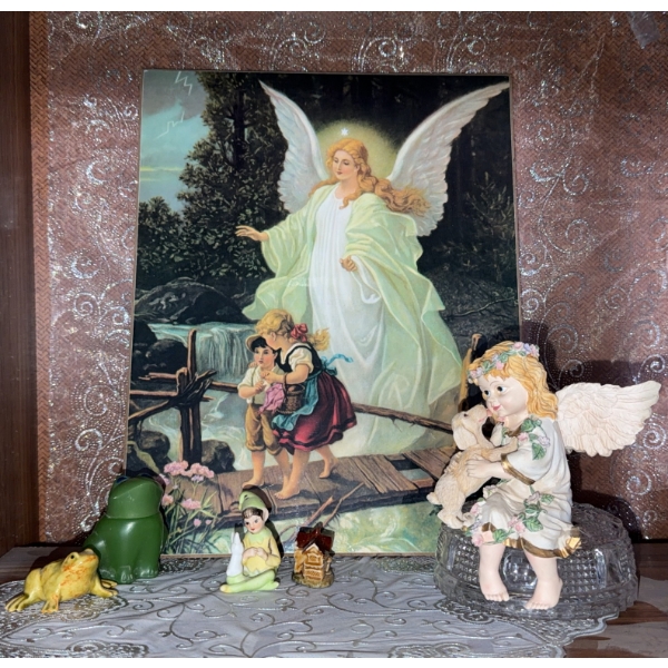 Decorative Figurines, Angel Print, and Glass