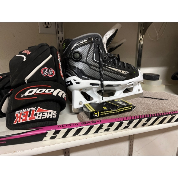 CCM Hockey Skates 44K 9.5 With Set Of Hockey Gloves And Stick 